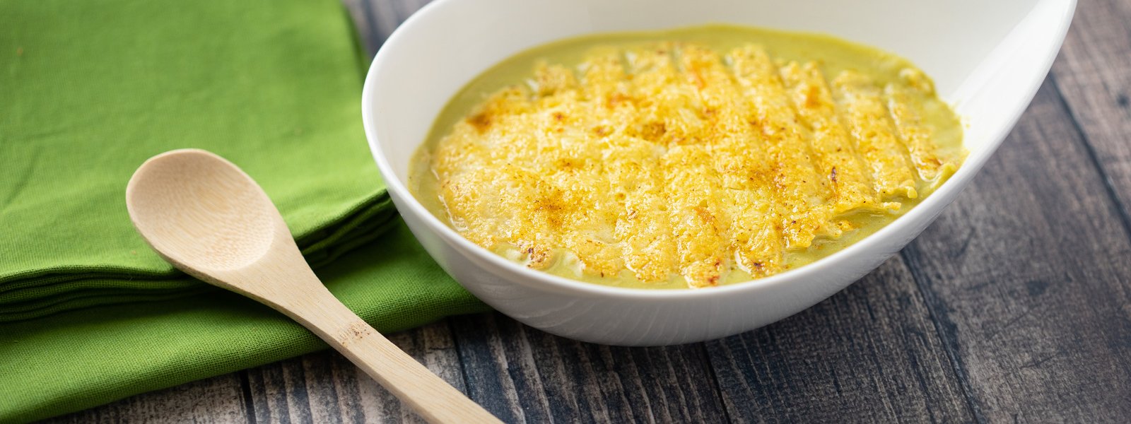 Velouté gratiné de pois cassés au curcuma