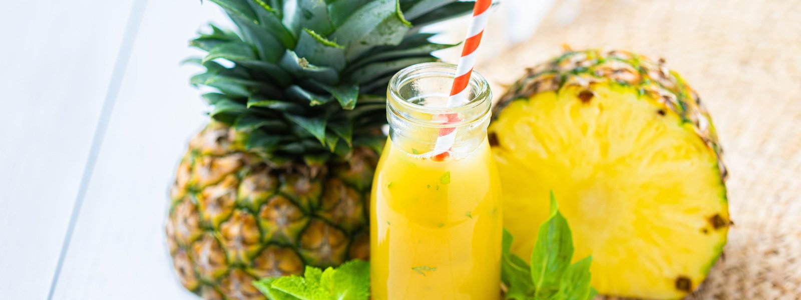 Jus d’ananas aux feuilles péyi